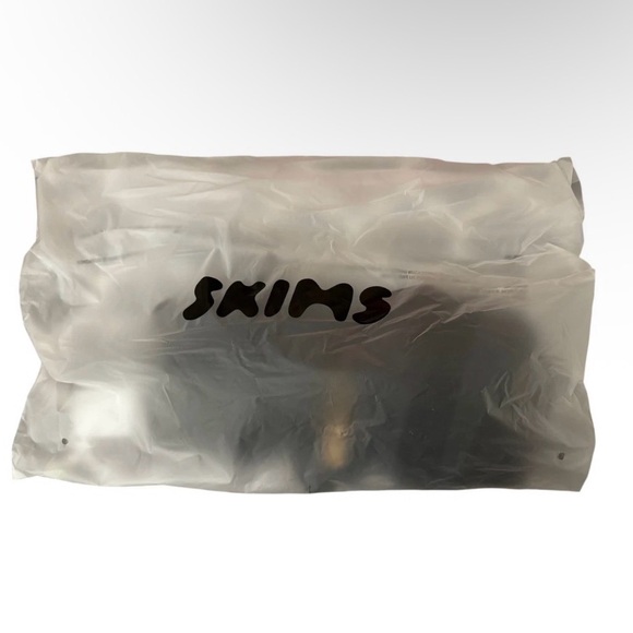 Skims Balconette Push Up Bra - Picture 3 of 3